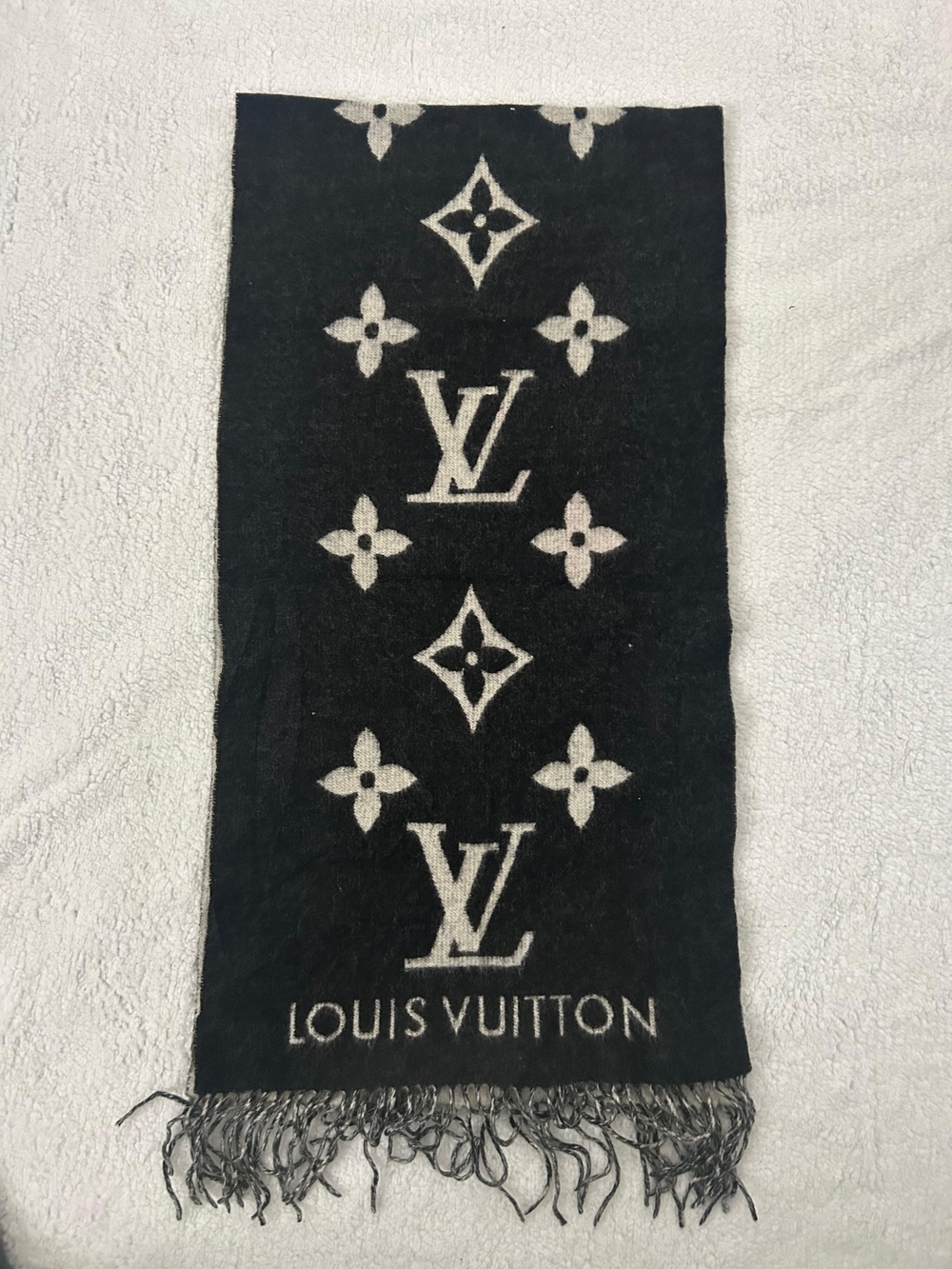 Louis Vuitton Black and Ivory Monogram Knit Scarf